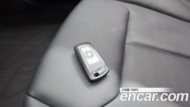 BMW 3-Series 2013 — photo 32