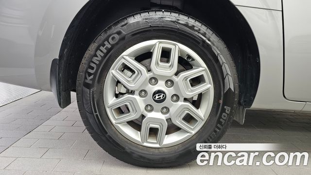 Hyundai Staria 2025 — photo 5