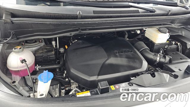 Hyundai Staria 2025 — photo 6