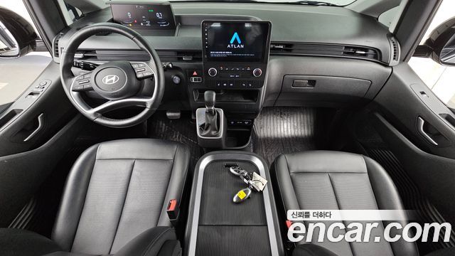 Hyundai Staria 2025 — photo 10
