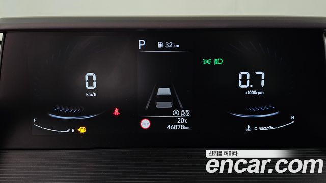 Hyundai Staria 2025 — photo 11