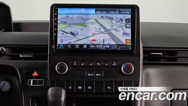 Hyundai Staria 2025 — photo 20
