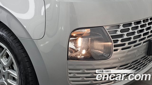 Hyundai Staria 2025 — photo 8