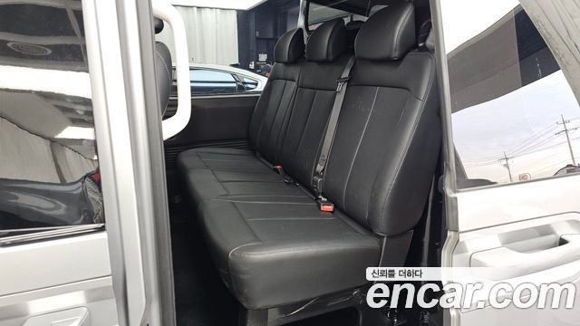 Hyundai Staria 2025 — photo 16