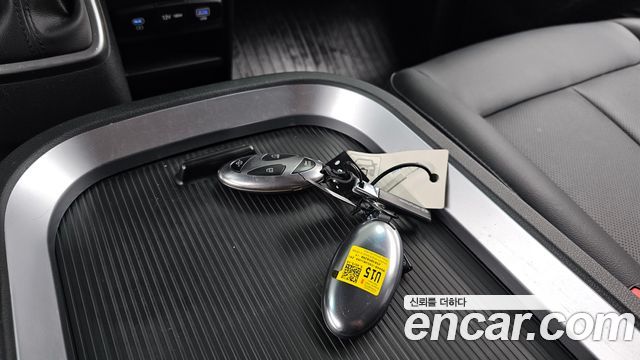 Hyundai Staria 2025 — photo 31