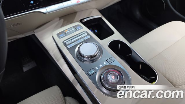 Genesis GV70 2023 — photo 12