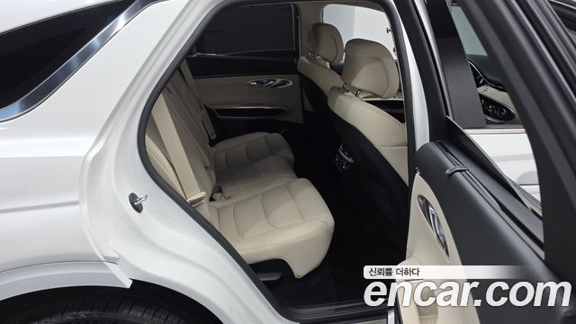 Genesis GV70 2023 — photo 17