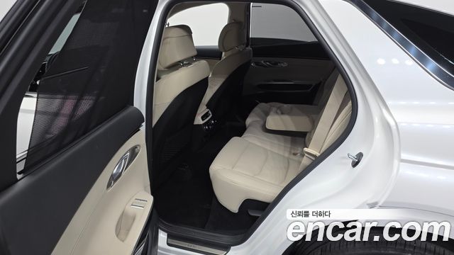 Genesis GV70 2023 — photo 18