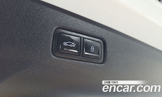 Genesis GV70 2023 — photo 23