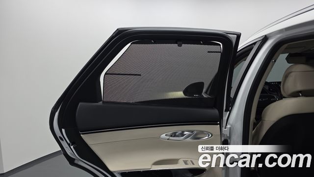 Genesis GV70 2023 — photo 25