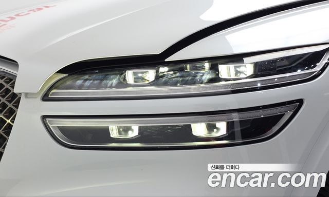 Genesis GV70 2023 — photo 8