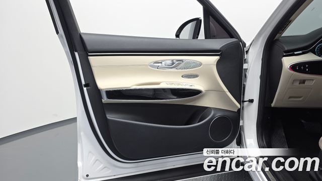 Genesis GV70 2023 — photo 14