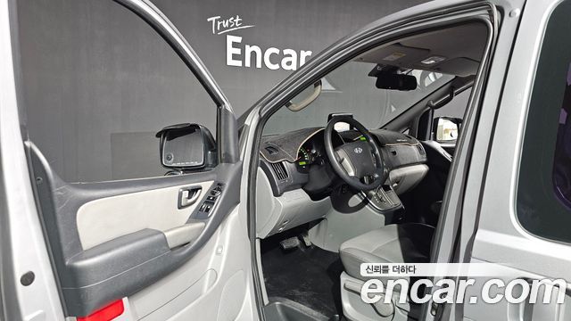 Hyundai Starex 2011 — photo 10