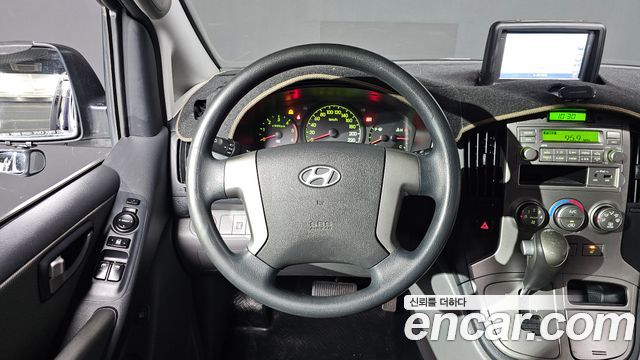 Hyundai Starex 2011 — photo 13