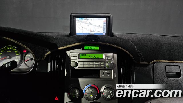 Hyundai Starex 2011 — photo 14