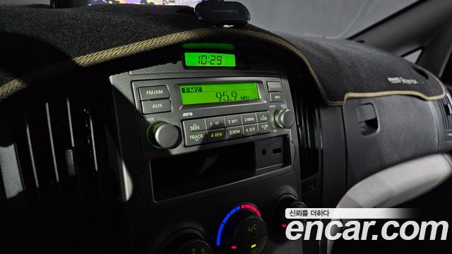 Hyundai Starex 2011 — photo 16