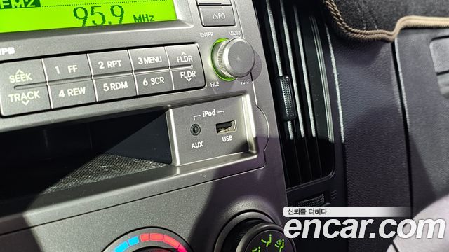 Hyundai Starex 2011 — photo 17