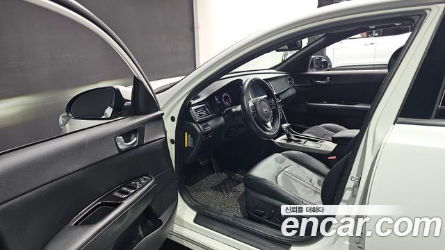 Kia K5 2017 — photo 10