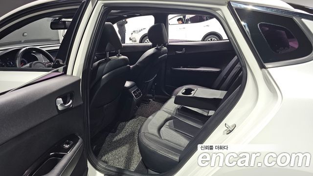 Kia K5 2017 — photo 11