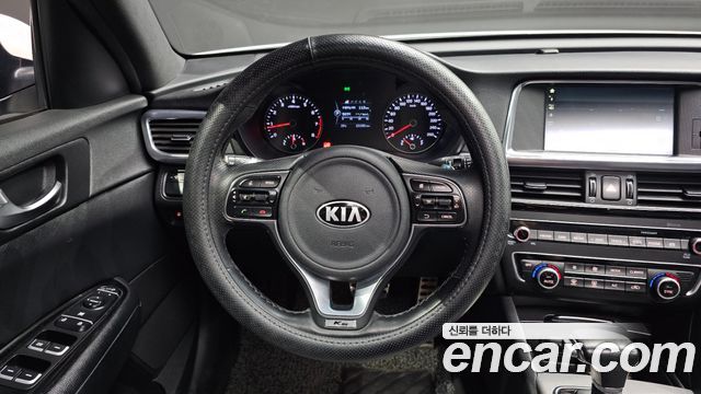 Kia K5 2017 — photo 12