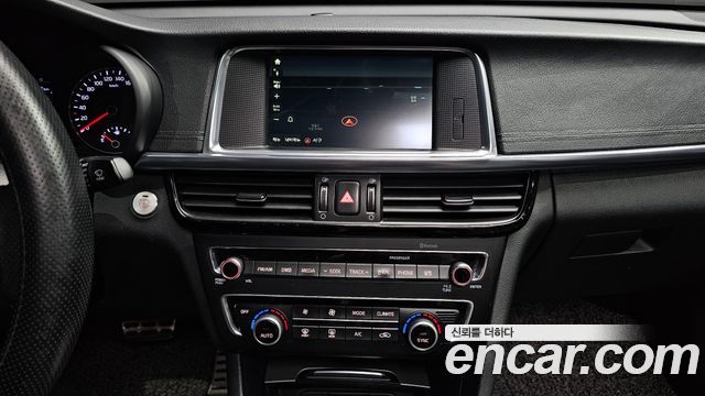 Kia K5 2017 — photo 13