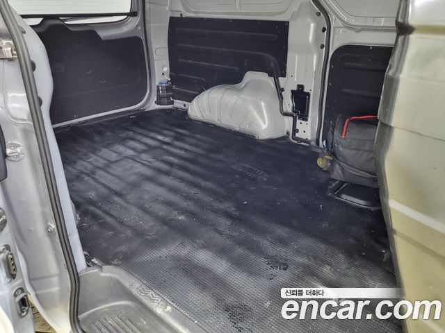 Hyundai Starex 2021 — photo 12