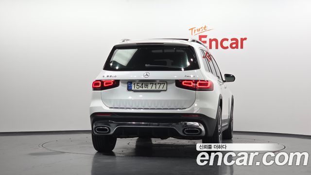 Mercedes-Benz GLB-Class 2021 — photo 4