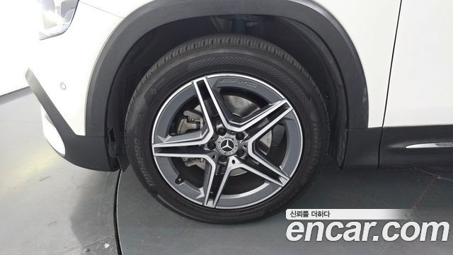 Mercedes-Benz GLB-Class 2021 — photo 5