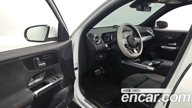 Mercedes-Benz GLB-Class 2021 — photo 10