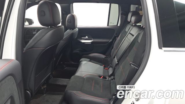 Mercedes-Benz GLB-Class 2021 — photo 12