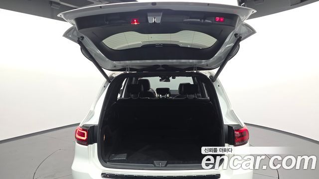 Mercedes-Benz GLB-Class 2021 — photo 20