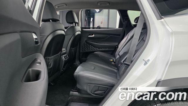 Hyundai Santafe 2023 — photo 18