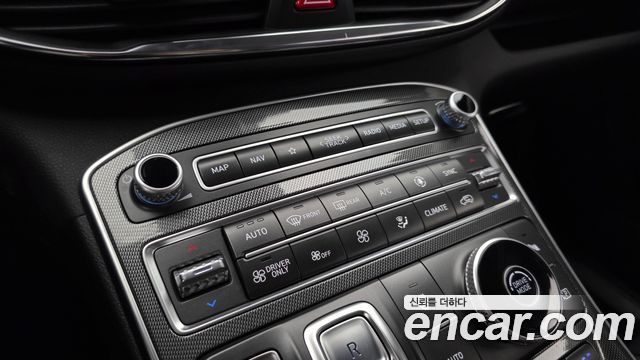 Hyundai Santafe 2023 — photo 24