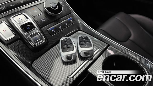 Hyundai Santafe 2023 — photo 25