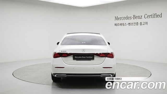 Mercedes-Benz E-Class 2026 — photo 4