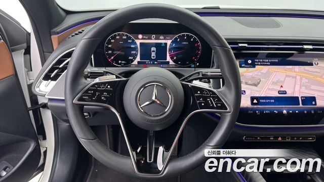 Mercedes-Benz E-Class 2026 — photo 11