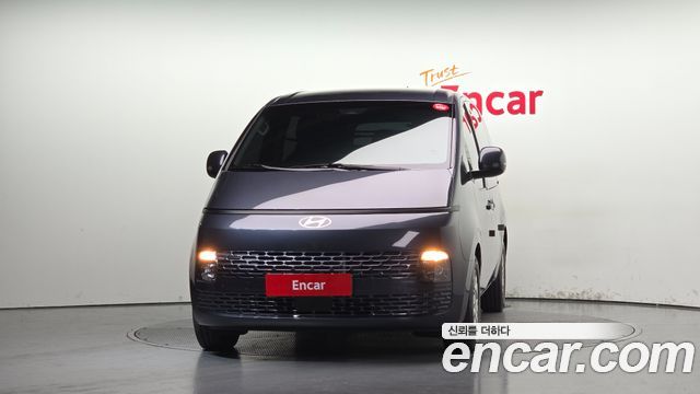 Hyundai Staria 2025 — photo 3