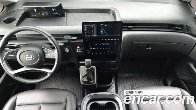 Hyundai Staria 2025 — photo 10