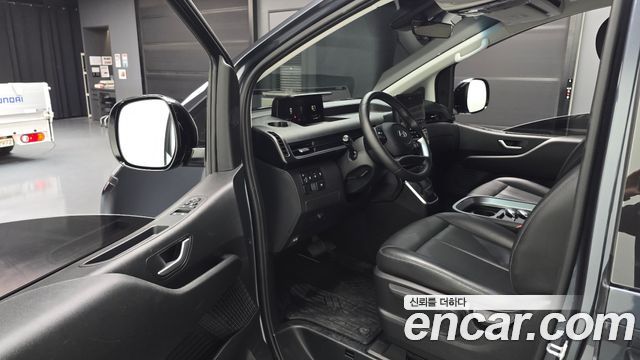 Hyundai Staria 2025 — photo 13