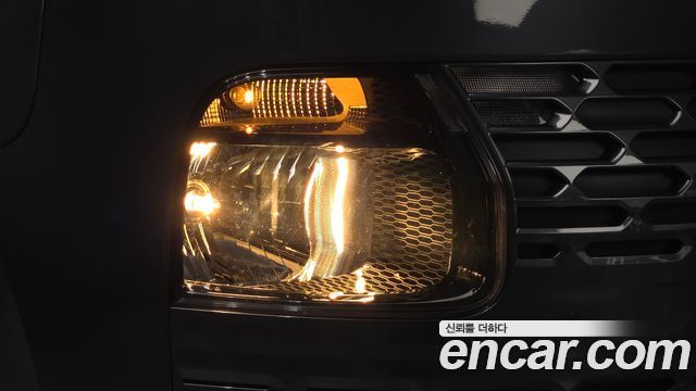 Hyundai Staria 2025 — photo 8
