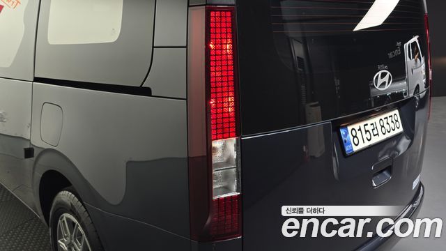 Hyundai Staria 2025 — photo 9