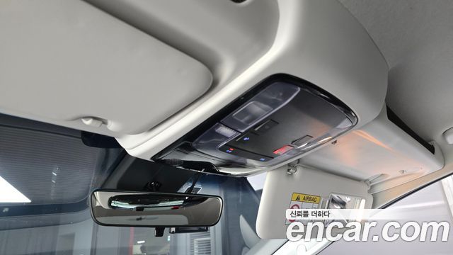 Hyundai Staria 2025 — photo 27