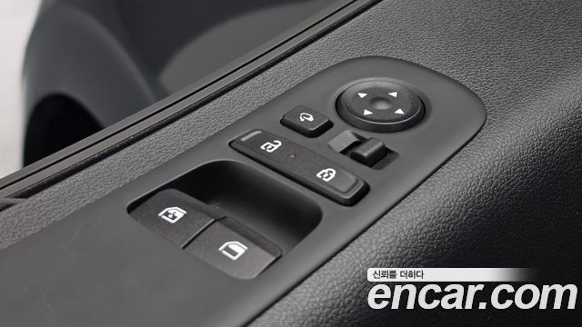 Hyundai Staria 2025 — photo 30