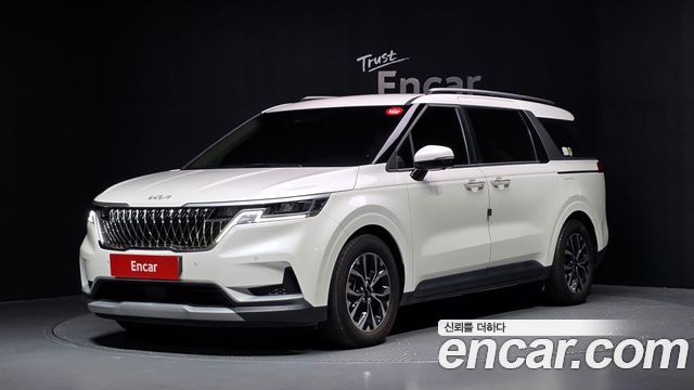 Kia Canival 2023 — photo 1