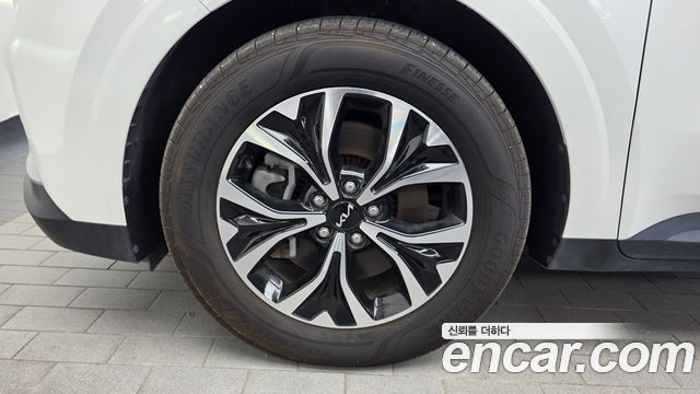 Kia Canival 2023 — photo 5