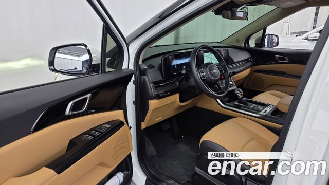 Kia Canival 2023 — photo 10