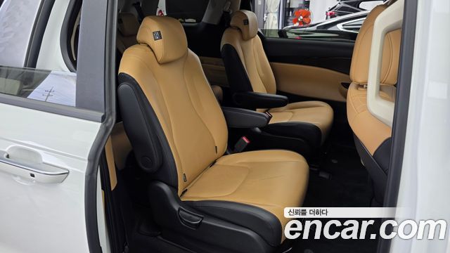 Kia Canival 2023 — photo 12