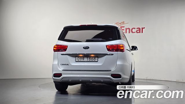 Kia Canival 2019 — photo 4