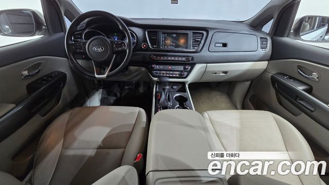 Kia Canival 2019 — photo 10