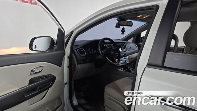 Kia Canival 2019 — photo 13